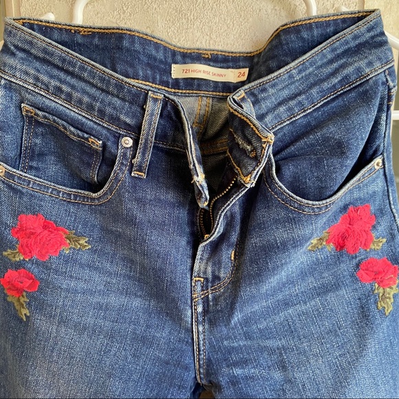 Levi’s - Picture 2 of 3